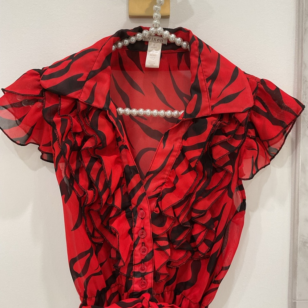 🔴VIXEN RUFFLED ZEBRA PRINT TOP🔴 - Picture 2 of 7